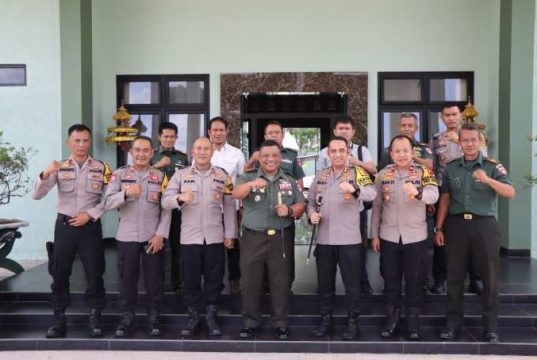 Kapolres Kebumen Bersama Pejabat Utama Silaturahmi ke Kodim 0709