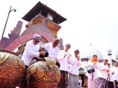 Air dari Puluhan Punden dan Belik Dikirab Menuju Menara Kudus