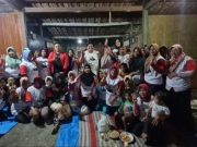 Relawan Ganjar Bagikan Bahan Makanan di Kradenan Grobogan