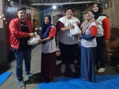 Relawan Ganjar Pranowo Bagikan Sembako di Kradenan