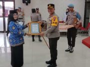Dukung Zero Knalpot Brong, SMAN 1 Tahunan Terima Penghargaan Pertama Kapolres Jepara