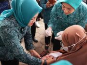 Shinta Nana Sudjana Penjabat Ketua TP PKK Jateng Tinjau Pelaksanaan Sub-PIN Polio di Bergas Kabupaten Semarang