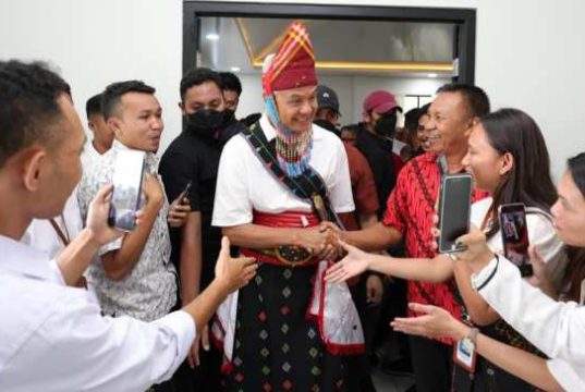 Jadi Capres Pertama yang Kunjungi Ruteng, Keuskupan Percayakan Indonesia Emas di Tangan Ganjar