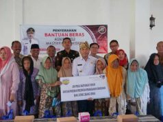 1 Ton Bantuan Beras ASN Peduli Diserahkan ke Warga Batealit dan Kedung