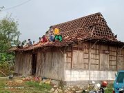 Puting Beliung Terjang Ratusan Rumah di Sedadi Grobogan