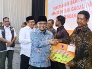 Setelah Bansos Beras, Pj Bupati Kudus Bagikan Bansos untuk Petani Gagal Panen