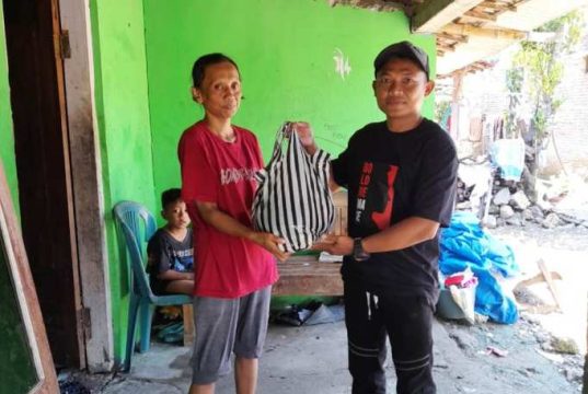 Relawan Bolone Mase Grobogan Salurkan 500 Sembako untuk Warga Terdampak Banjir