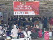 Banjir Demak, Warga Terdampak Dievakuasi Tanggul Jebol Ditutup Kantong Pasir