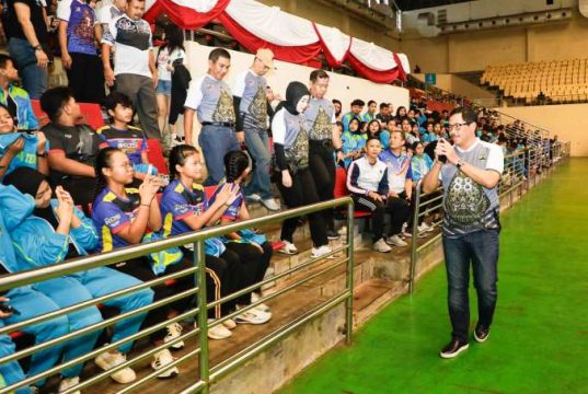 Turnamen Bola Voli Piala Gubernur 2024 di GOR Jatidiri Semarang Meriah