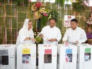 Wali Kota Semarang dan Keluarga Nyoblos di TPS Bernuansa Pedesaan