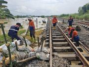 Banjir Grobogan, Kereta Api Tidak Bisa Lewat di Jalur Stasiun Gubug-Karangjati
