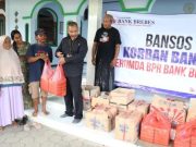 Bank Brebes Bagikan 700 Nasi Bungkus untuk Korban Banjir