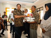 Pj Gubernur Jateng Serahkan Bantuan Pangan kepada 1.000 Keluarga, Khusus Warga yang Belum Terima Bantuan Bapanas
