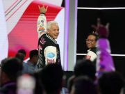 Penampilan Busana Ganjar-Mahfud di Debat Terakhir Curi Perhatian