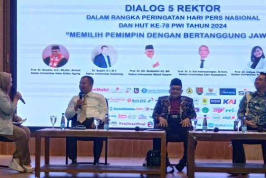 Dialog 5 Rektor di USM, Prof Dharto: Perguruan Tinggi Bisa Jadi Pelita bagi Bangsa Indonesia dari Kegelapan