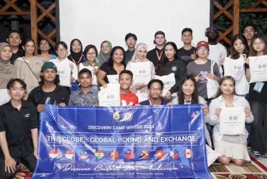 International Office USM Gelar ‘Winter Camp 2024’ di Desa Wisata Lerep