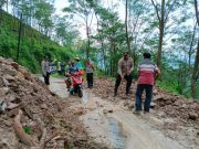 Atasi Tanah Longsor di Blingoh, Polisi Jepara Ajak Warga Kerja Bakti