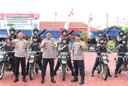 Polwan Polres Jepara Digembleng Latihan Dalmas untuk Amankan Pemilu