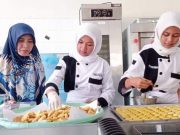 Membidik Peluang Bisnis, Siswa SMK Negeri 2 Ponorogo Buat Kue Lebaran