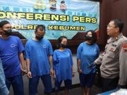 Melalui Kejar-kejaran, Polisi Ringkus 4 Tersangka dan Sita 16 Paket Sabu