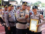 Personel Berprestasi Dapat Penghargaan dan Kenaikan Pangkat
