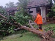 Diterjang Puting Beliung, Puluhan Rumah di Kecamatan Weleri Rusak Berat