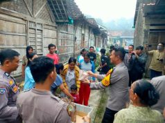 Kapolres Grobogan Bagi Takjil Bersama Jemaat GKJ Grobogan Pepanthan Pondok Dilanjutkan Buka Puasa