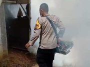 Brigadir Choirul Hakim Lakukan Fogging untuk Memutus Rantai Penularan Penyakit DBD di Grobogan
