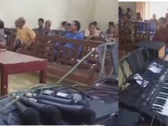 Jemaat GKJ Pepanthan Karangpasar Tegowanu Beribadah di Gereja yang Tergenang Banjir