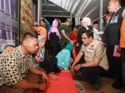 Pj Gubernur Jateng Tinjau Banjir Pekalongan, Serahkan Bantuan Senilai Rp160 Juta