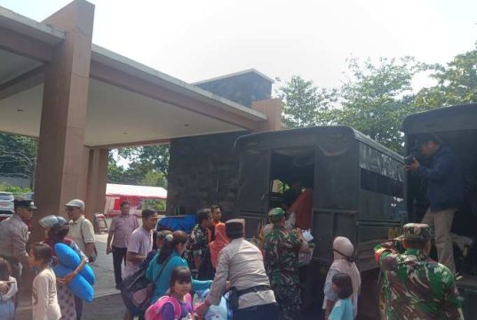 Banjir Kudus Mulai Surut, Pengungsi Asal Payaman Dipulangkan