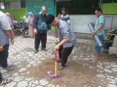 Tim PkM USM Beri Pelatihan Pembuatan Biopori dan Kompos di Ponpes Fatimah Az-Zahra