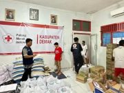 USM Terjunkan Mahasiswa Bantu Korban Banjir di Demak