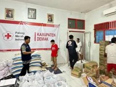 USM Terjunkan Mahasiswa Bantu Korban Banjir di Demak