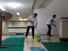 Gerakan Masjid Bersih bersama Unilever Indonesia di MAJT