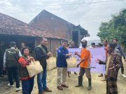 Prodi Agribisnis UMK Salurkan Bantuan dari PERHEPI kepada Korban Banjir