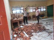 Atap SDN 1 Brangkal Gemolong Ambrol, Kayu Gording Lapuk