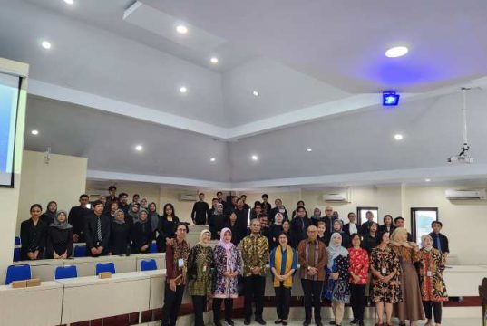 Bahas Konflik Palestina – Israel, Prodi HI Unisri Gelar Diplomatic Course