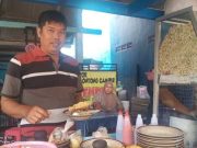 Berkunjung ke Purwodadi Cobalah Nikmati Mi Kopyok dan Lontong Campur Mbak Gendut