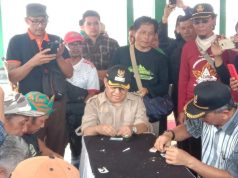 Wakil Bupati Ikut Lomba ‘Ngelinthing’ Tembakau Sambil Jalan di Acara HPN Komunitas Jurnalis Wonosobo