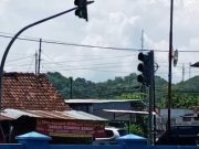 Lampu Hijau TL yang Mati Langsung Diperbaiki