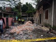 Balon Udara Jatuh dan Meledak, Menimpa Lima Rumah dan Satu Mobil Ba;on Udara