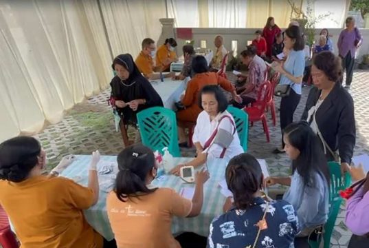 Rayakan Paskah, GKJ Salaman Gelar Aksi Tebus Murah dan Pemeriksaan Kesehatan GKJ Salaman
