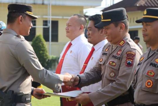 48 Personel Polres Wonosobo Terima Reward