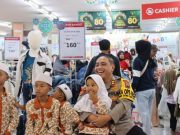 Bhayangkari Kudus Ajak Anak Yatim Belanja Pakaian di Mall