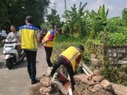 Banyak Motor Nyungsep, Tim Survei Bina Marga DPU Sragen Datangi Jembatan Kedung Gong