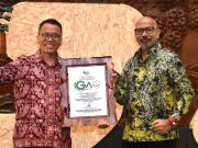 Program eSIM dan Edukasi Lingkungan Bebas Sampah Smartfren Raih Indonesia Green Awards 2024