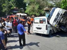 Akibat Tak Mampu Menanjak Truk Pasir Timpa Sejumlah Kendaraan di Semarang Hingga Ringsek