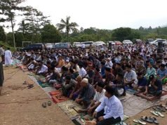 PRM Plajan Adakan Salat Idul Fitri di Lapangan Desa Plajan