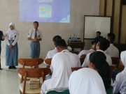 Mahasiswa Ilkom USM Gelar Pelatihan Presenter di SMKN 1 Semarang